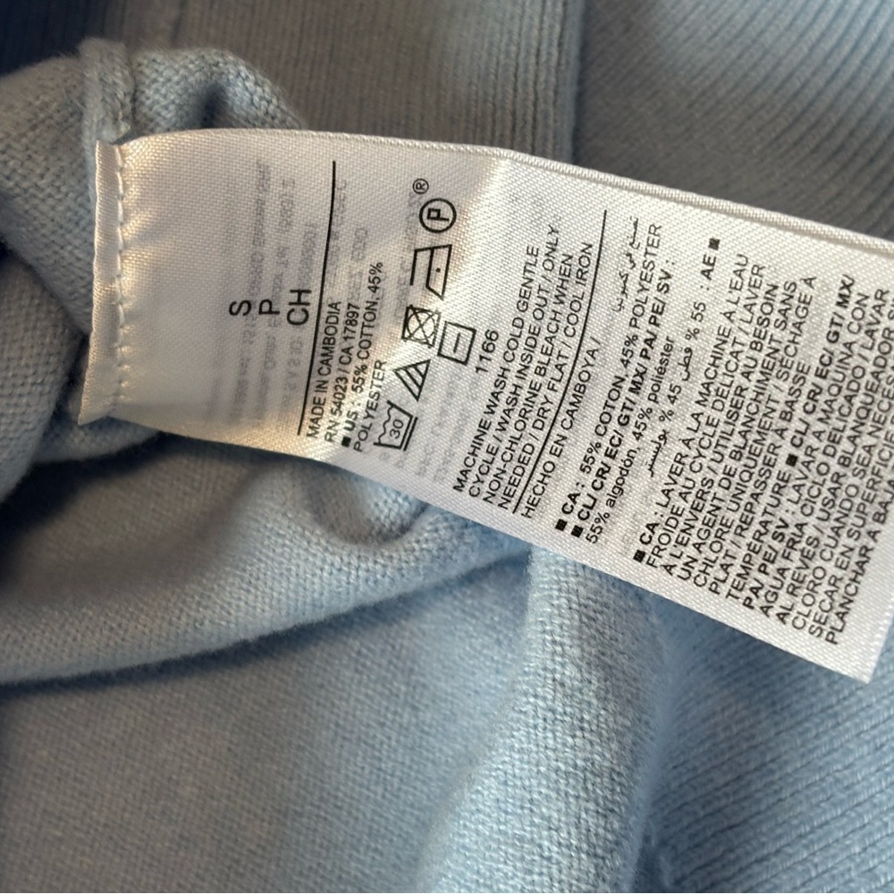 Old Navy Pale Blue V-Neck Pullover Sweater - Picture 4 of 4